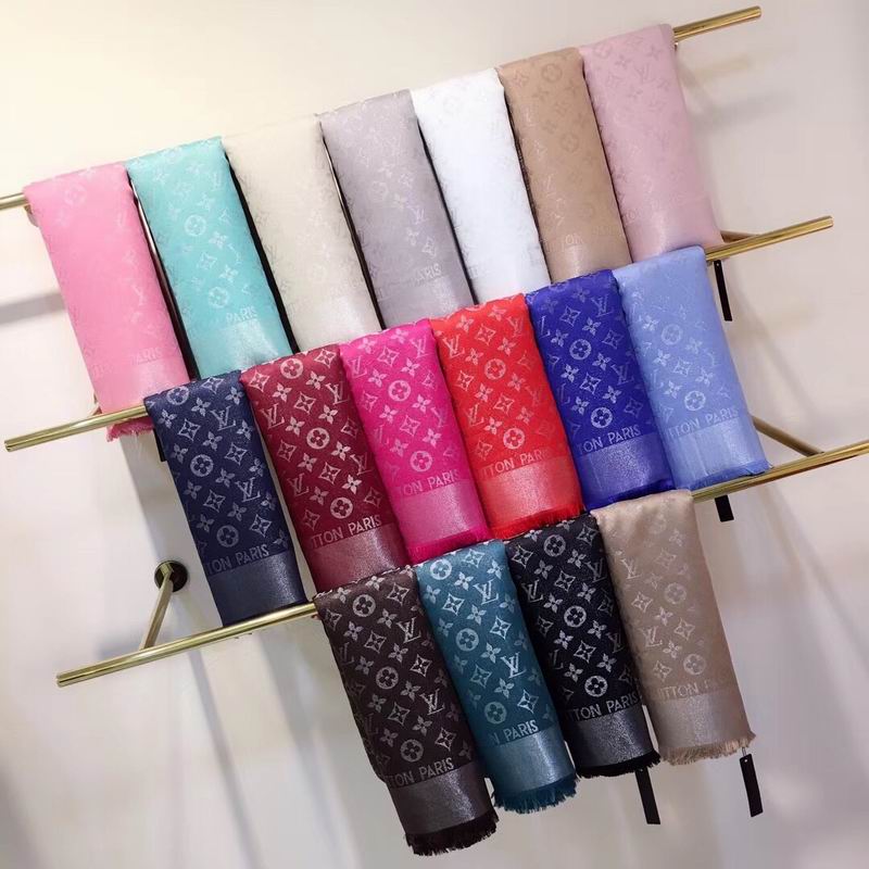 LV silk scarf 140X140cm E05
